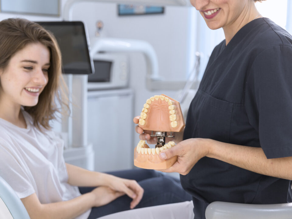 enfermedades causadas por implantes dentales
