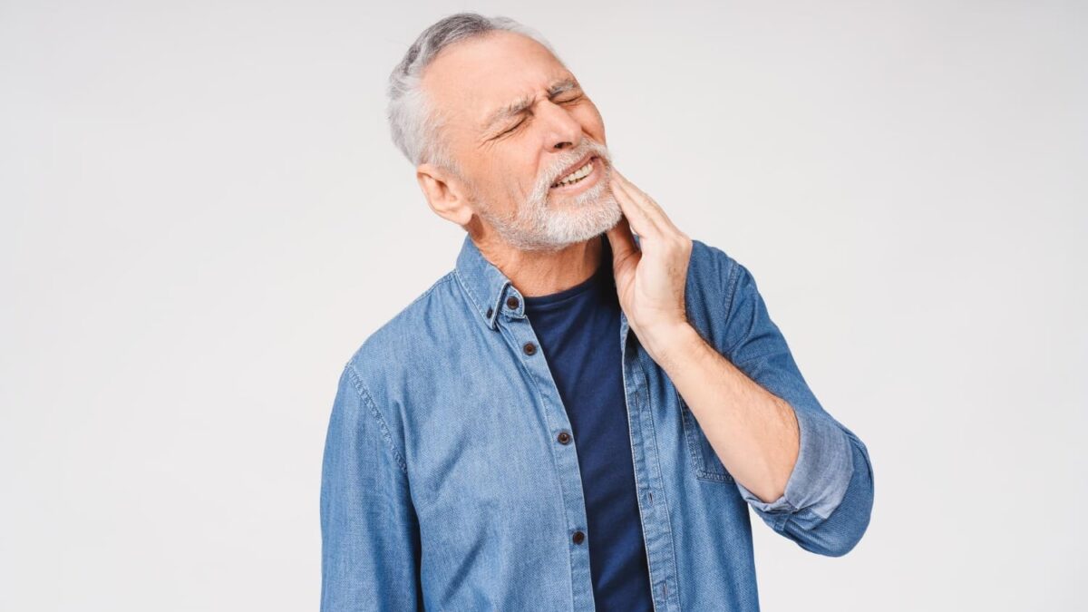 implante dental infectado