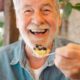 se puede comer de todo con implantes dentales